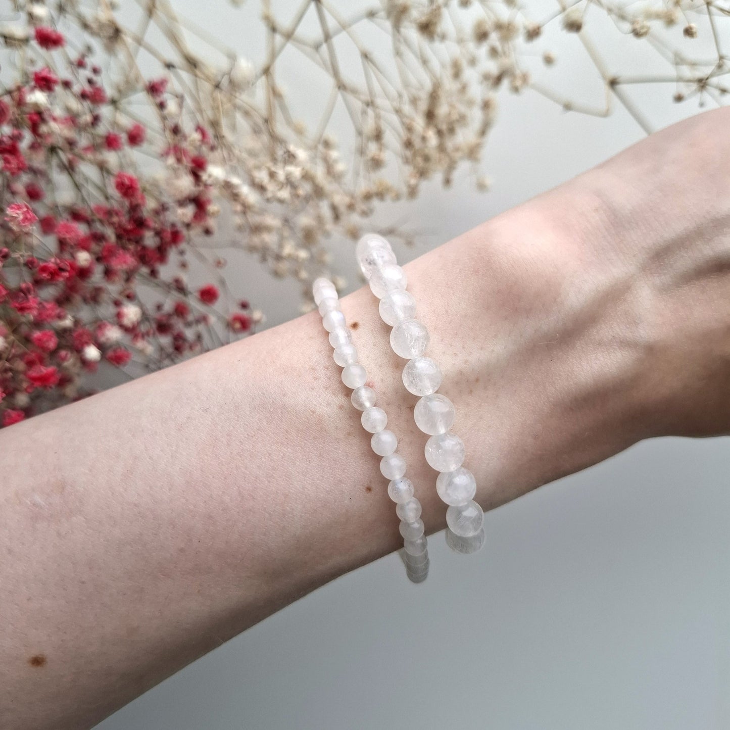 Regenbogen-Mondstein-Perlenarmband