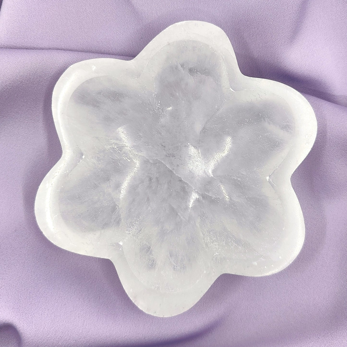 Flower-Shaped Selenite Bowl 10 cm